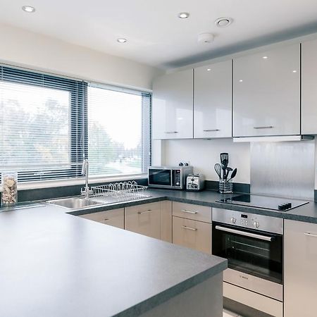 Room Space Service Apartments - New Manor House Bracknell Exterior foto
