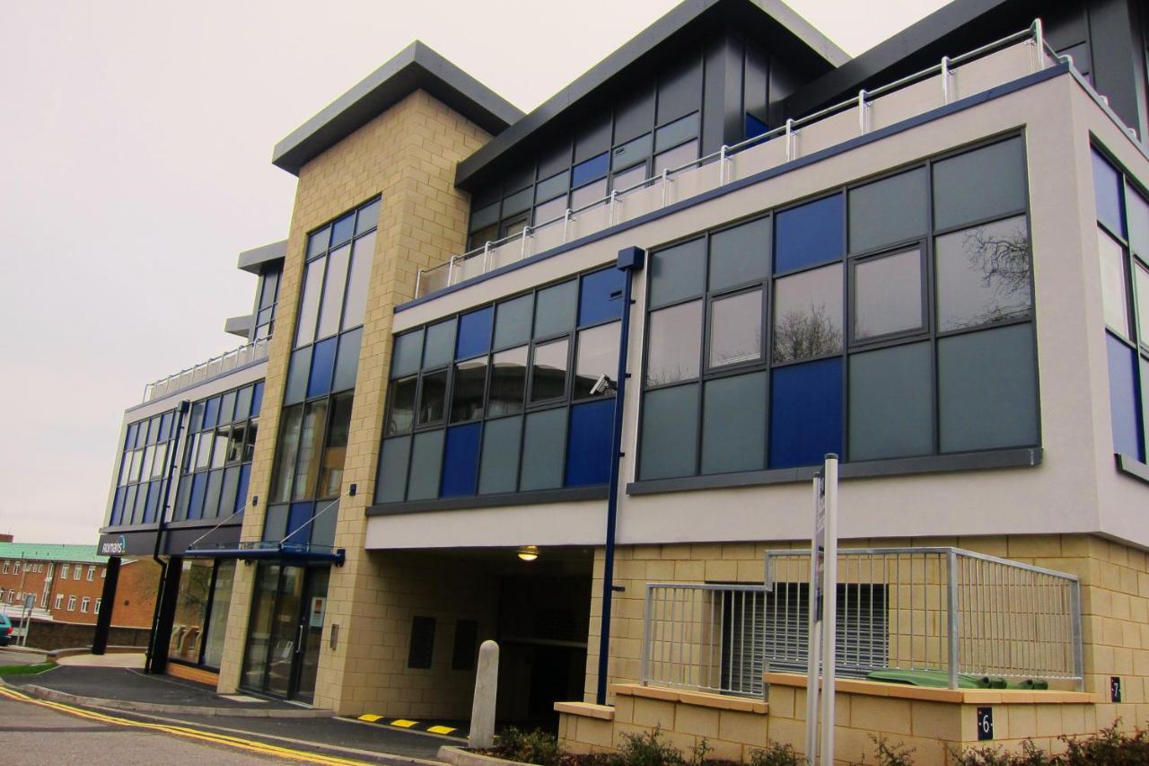 Room Space Service Apartments - New Manor House Bracknell Exterior foto